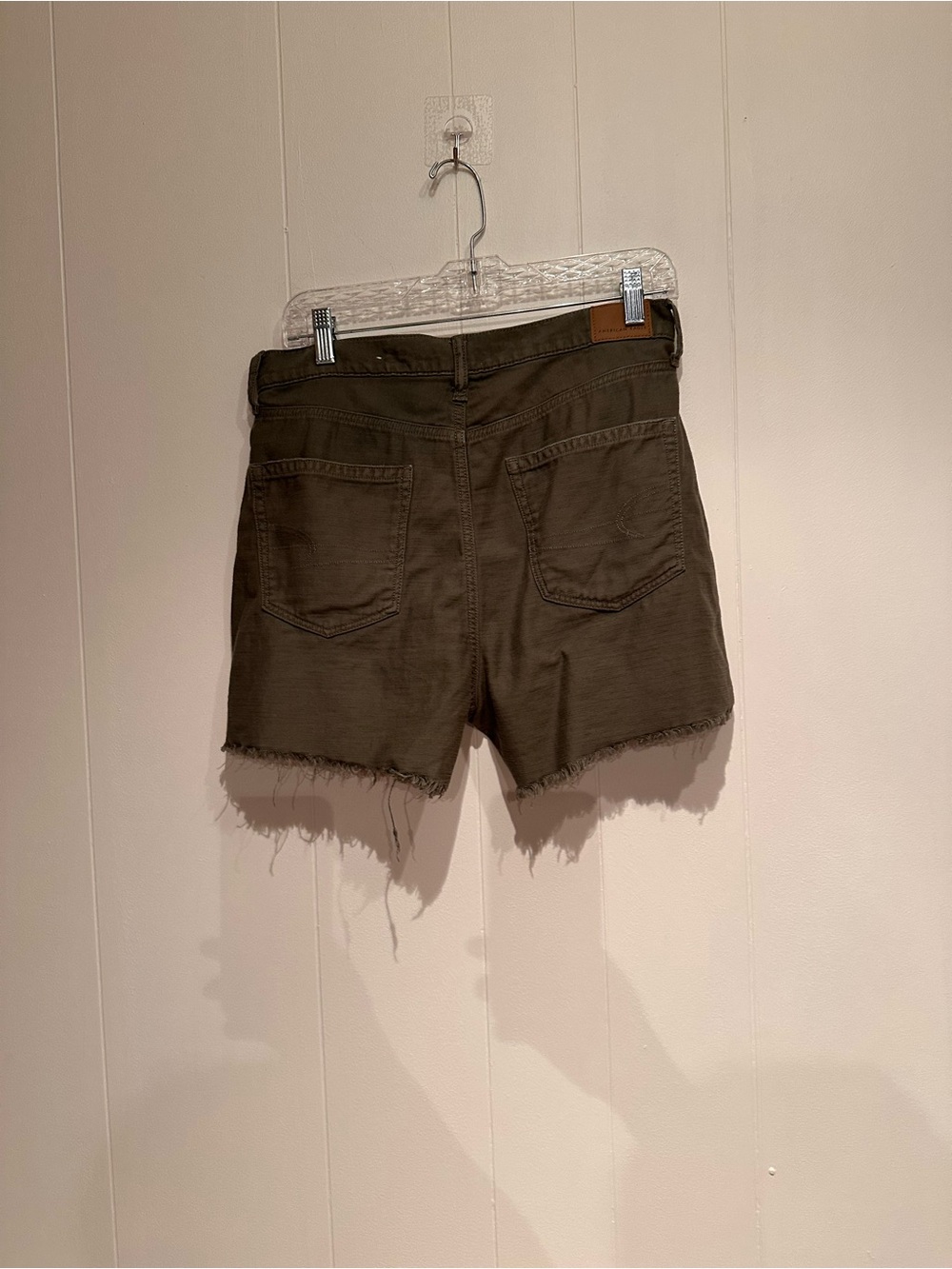 American Eagle Highest Rise Mom Shorts Olive Distressed Cutoff Size 8 - Picture 8 of 11